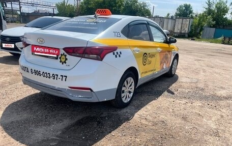 Hyundai Solaris II рестайлинг, 2019 год, 800 000 рублей, 3 фотография