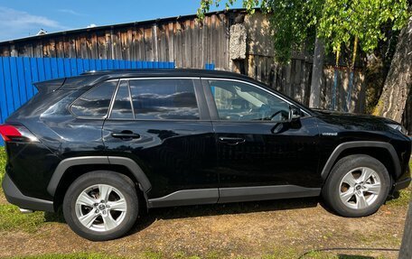 Toyota RAV4, 2019 год, 3 350 000 рублей, 4 фотография