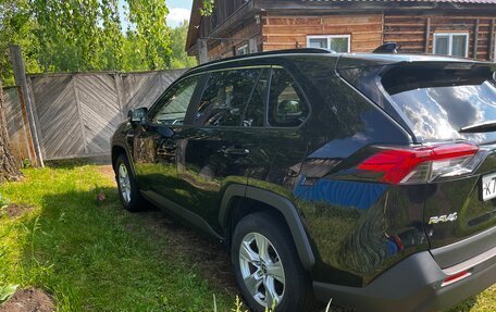 Toyota RAV4, 2019 год, 3 350 000 рублей, 8 фотография