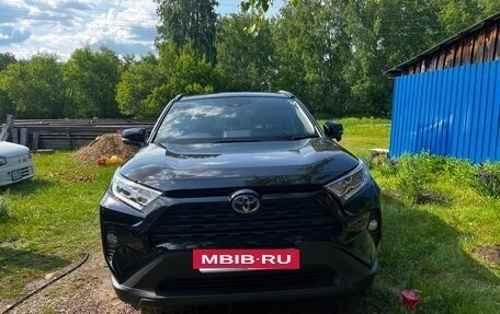 Toyota RAV4, 2019 год, 3 350 000 рублей, 2 фотография
