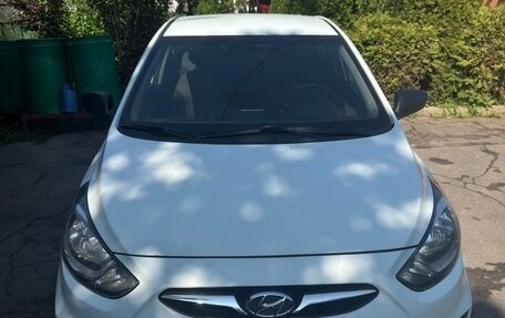 Hyundai Solaris II рестайлинг, 2011 год, 1 020 000 рублей, 1 фотография
