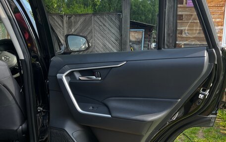 Toyota RAV4, 2019 год, 3 350 000 рублей, 22 фотография