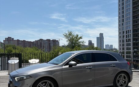Mercedes-Benz A-Класс, 2018 год, 1 950 000 рублей, 3 фотография