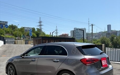 Mercedes-Benz A-Класс, 2018 год, 1 950 000 рублей, 4 фотография