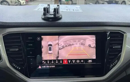 Volkswagen T-Roc I, 2022 год, 1 813 050 рублей, 9 фотография