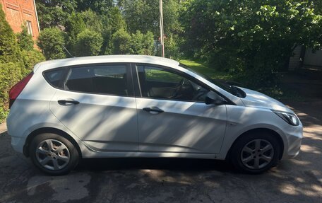 Hyundai Solaris II рестайлинг, 2011 год, 1 020 000 рублей, 2 фотография