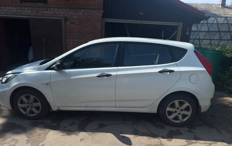 Hyundai Solaris II рестайлинг, 2011 год, 1 020 000 рублей, 3 фотография