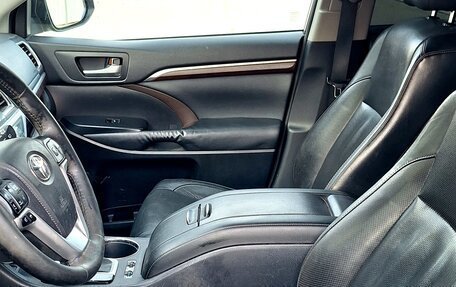 Toyota Highlander III, 2014 год, 2 640 000 рублей, 8 фотография