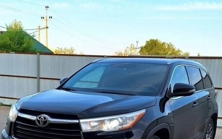 Toyota Highlander III, 2014 год, 2 640 000 рублей, 2 фотография