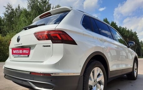 Volkswagen Tiguan II, 2021 год, 3 390 000 рублей, 2 фотография