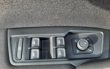 Volkswagen Tiguan II, 2021 год, 3 390 000 рублей, 24 фотография