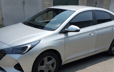 Hyundai Solaris II рестайлинг, 2020 год, 1 700 000 рублей, 8 фотография