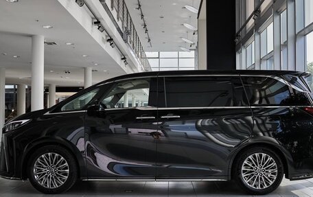 Lexus LM, 2024 год, 22 160 000 рублей, 2 фотография