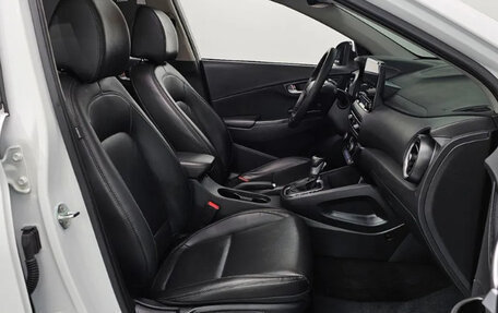 Hyundai Kona I, 2022 год, 1 600 000 рублей, 10 фотография
