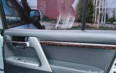 Toyota Land Cruiser 200, 2012 год, 5 500 000 рублей, 26 фотография