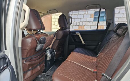 Toyota Land Cruiser Prado 150 рестайлинг 2, 2012 год, 2 490 000 рублей, 11 фотография