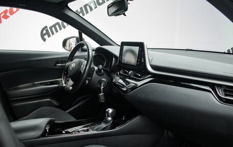 Toyota C-HR I рестайлинг, 2019 год, 2 470 000 рублей, 11 фотография