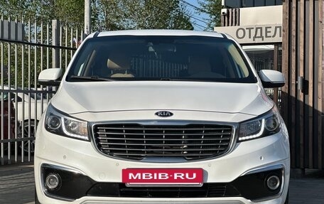KIA Carnival III, 2017 год, 2 150 000 рублей, 2 фотография
