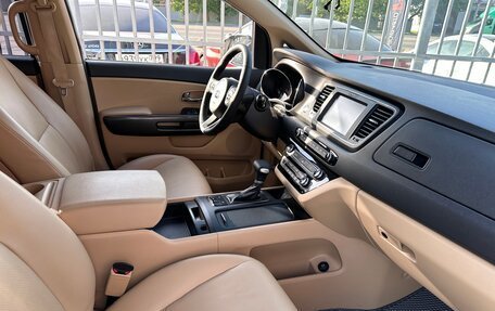 KIA Carnival III, 2017 год, 2 150 000 рублей, 27 фотография