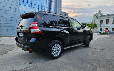 Toyota Land Cruiser Prado 150 рестайлинг 2, 2016 год, 5 000 000 рублей, 7 фотография