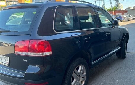 Volkswagen Touareg III, 2006 год, 1 550 000 рублей, 2 фотография