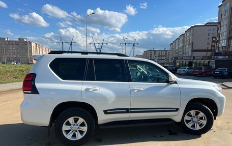 Toyota Land Cruiser Prado 150 рестайлинг 2, 2019 год, 5 700 000 рублей, 3 фотография