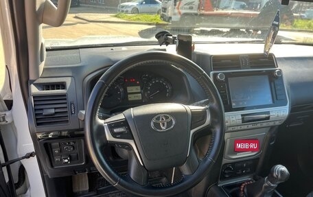 Toyota Land Cruiser Prado 150 рестайлинг 2, 2019 год, 5 700 000 рублей, 16 фотография