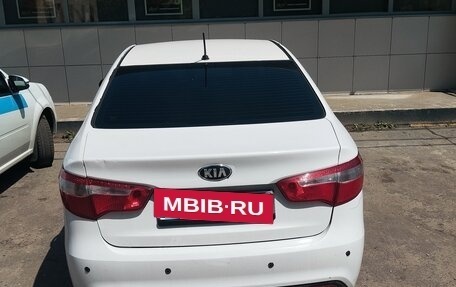 KIA Rio III рестайлинг, 2014 год, 880 000 рублей, 10 фотография