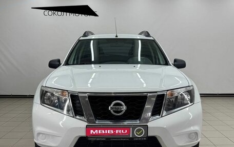 Nissan Terrano III, 2015 год, 989 000 рублей, 3 фотография