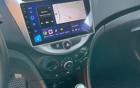 Hyundai Solaris II рестайлинг, 2015 год, 1 050 000 рублей, 6 фотография