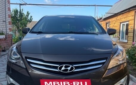 Hyundai Solaris II рестайлинг, 2015 год, 1 050 000 рублей, 12 фотография