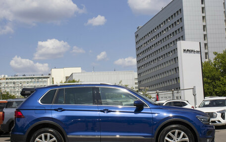 Volkswagen Tiguan II, 2019 год, 2 395 000 рублей, 4 фотография