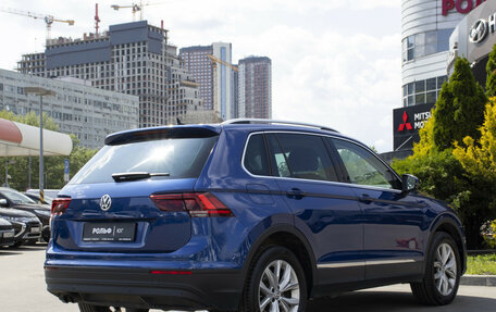 Volkswagen Tiguan II, 2019 год, 2 395 000 рублей, 5 фотография