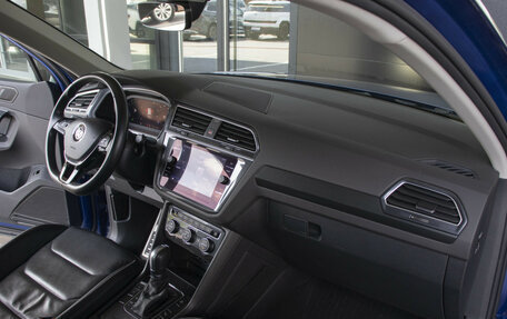 Volkswagen Tiguan II, 2019 год, 2 395 000 рублей, 9 фотография