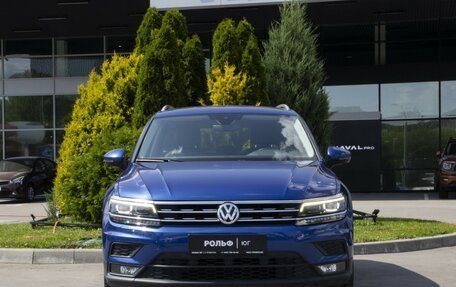 Volkswagen Tiguan II, 2019 год, 2 395 000 рублей, 2 фотография
