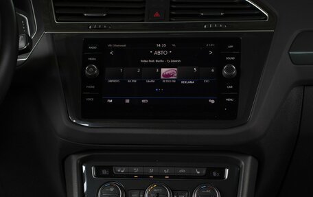 Volkswagen Tiguan II, 2019 год, 2 395 000 рублей, 21 фотография