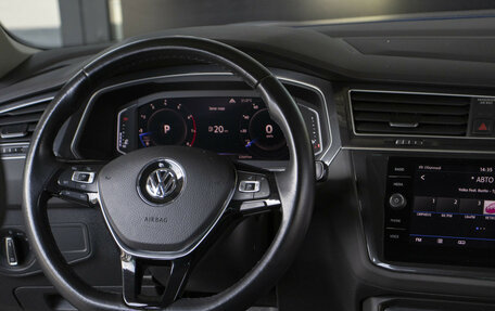Volkswagen Tiguan II, 2019 год, 2 395 000 рублей, 20 фотография