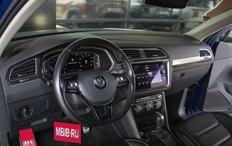 Volkswagen Tiguan II, 2019 год, 2 395 000 рублей, 16 фотография