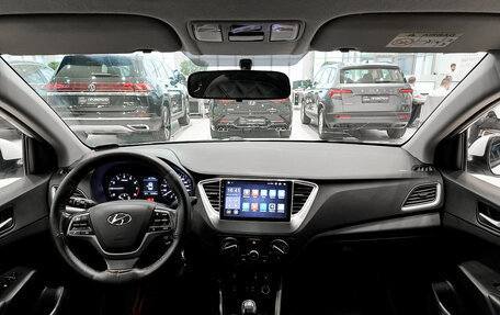 Hyundai Solaris II рестайлинг, 2017 год, 990 000 рублей, 18 фотография