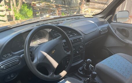Chevrolet Niva I рестайлинг, 2004 год, 210 000 рублей, 2 фотография