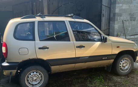 Chevrolet Niva I рестайлинг, 2004 год, 210 000 рублей, 3 фотография