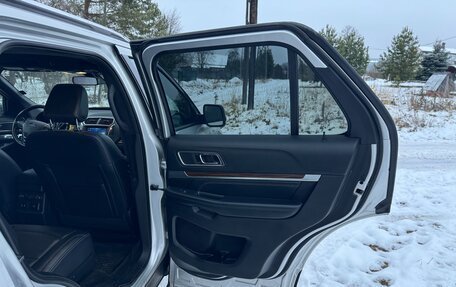Ford Explorer VI, 2018 год, 2 750 000 рублей, 2 фотография