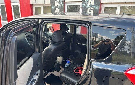 Toyota Ractis I, 2005 год, 600 000 рублей, 1 фотография