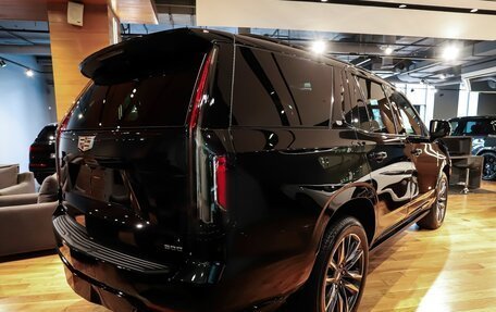 Cadillac Escalade V, 2024 год, 17 650 000 рублей, 5 фотография