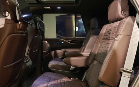 Cadillac Escalade V, 2024 год, 17 650 000 рублей, 19 фотография