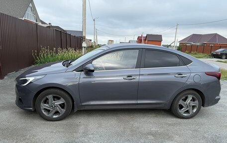 Hyundai Solaris II рестайлинг, 2021 год, 1 750 000 рублей, 5 фотография