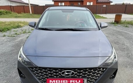 Hyundai Solaris II рестайлинг, 2021 год, 1 750 000 рублей, 3 фотография