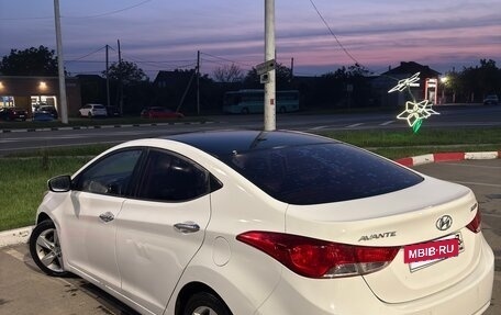 Hyundai Avante, 2012 год, 800 000 рублей, 4 фотография