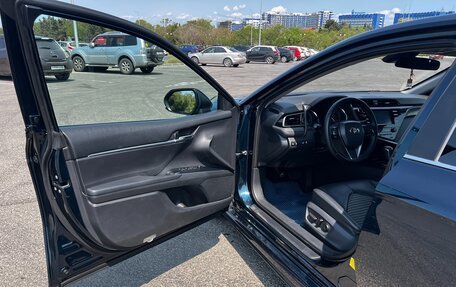 Toyota Camry, 2019 год, 2 800 000 рублей, 20 фотография