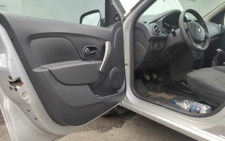 Renault Logan II, 2018 год, 370 000 рублей, 12 фотография